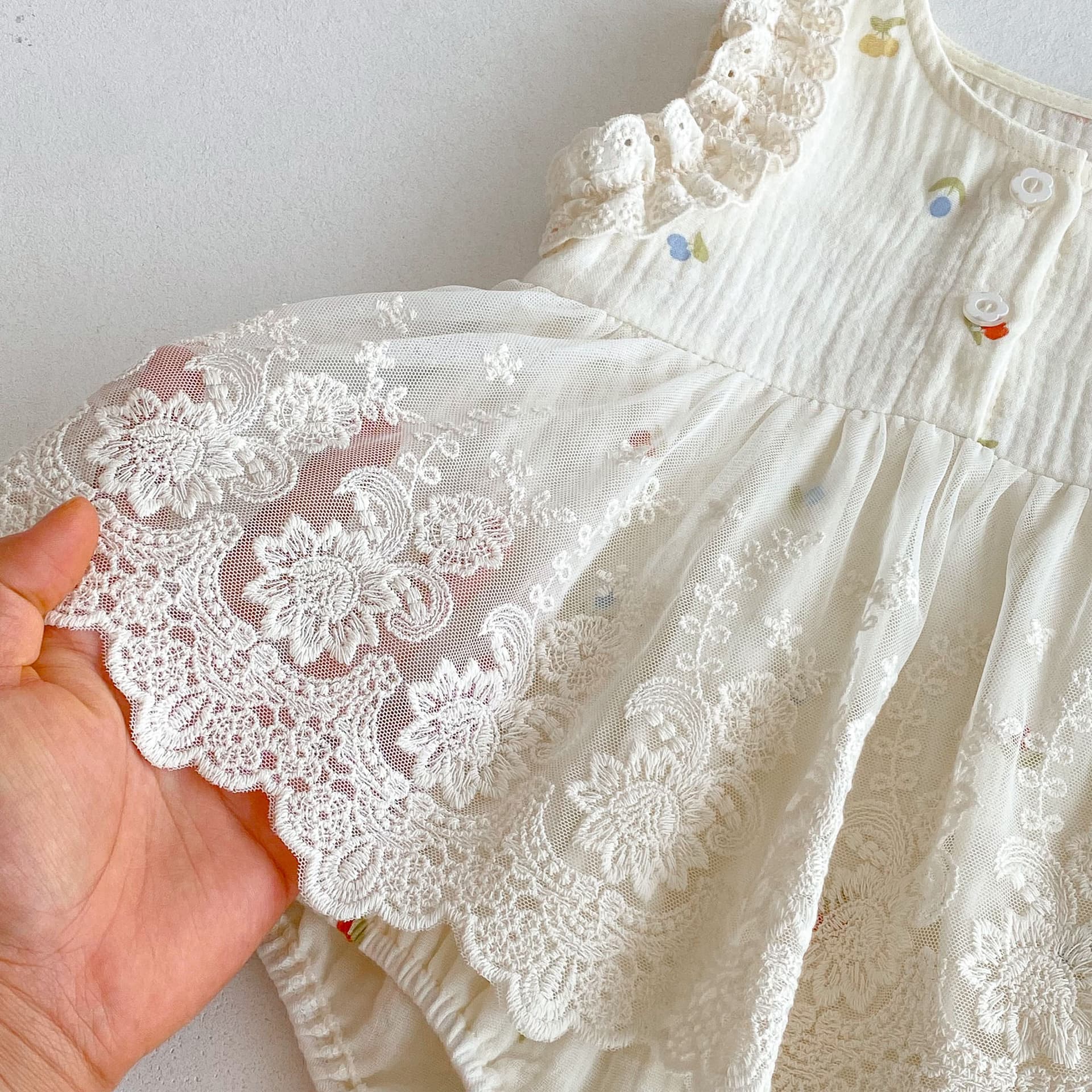 フォーマルワンピース 花刺繍レースのロンパースドレス