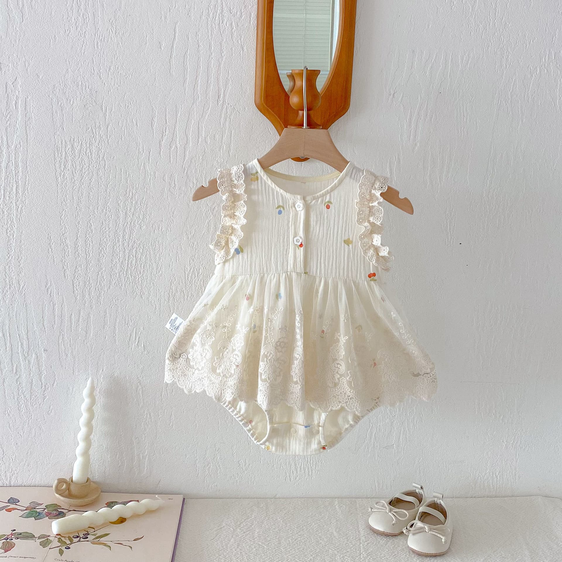フォーマルワンピース 花刺繍レースのロンパースドレス